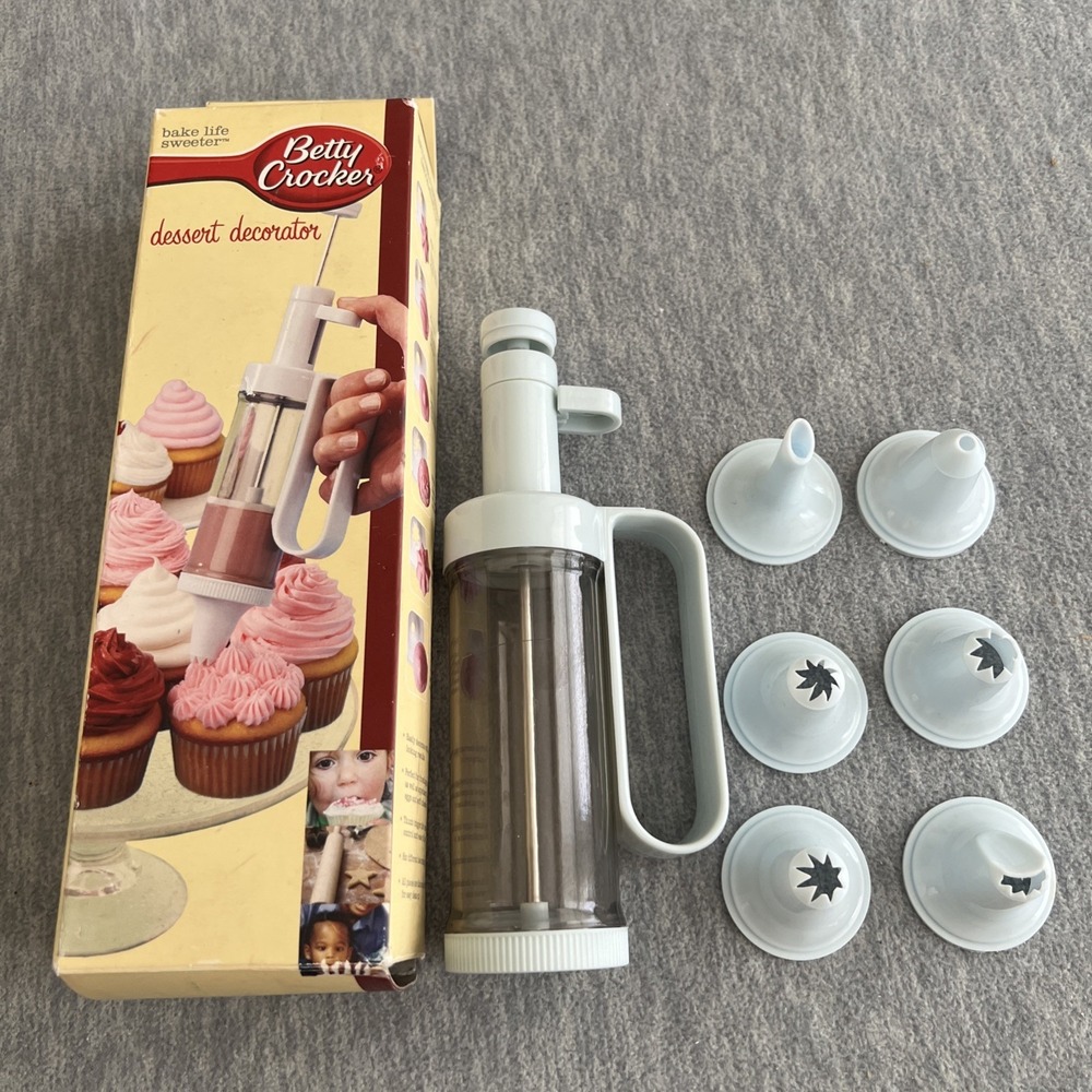 Betty Crocker Dessert Decorator Baker DIY Homemade Kitchen Gadget Plastic New